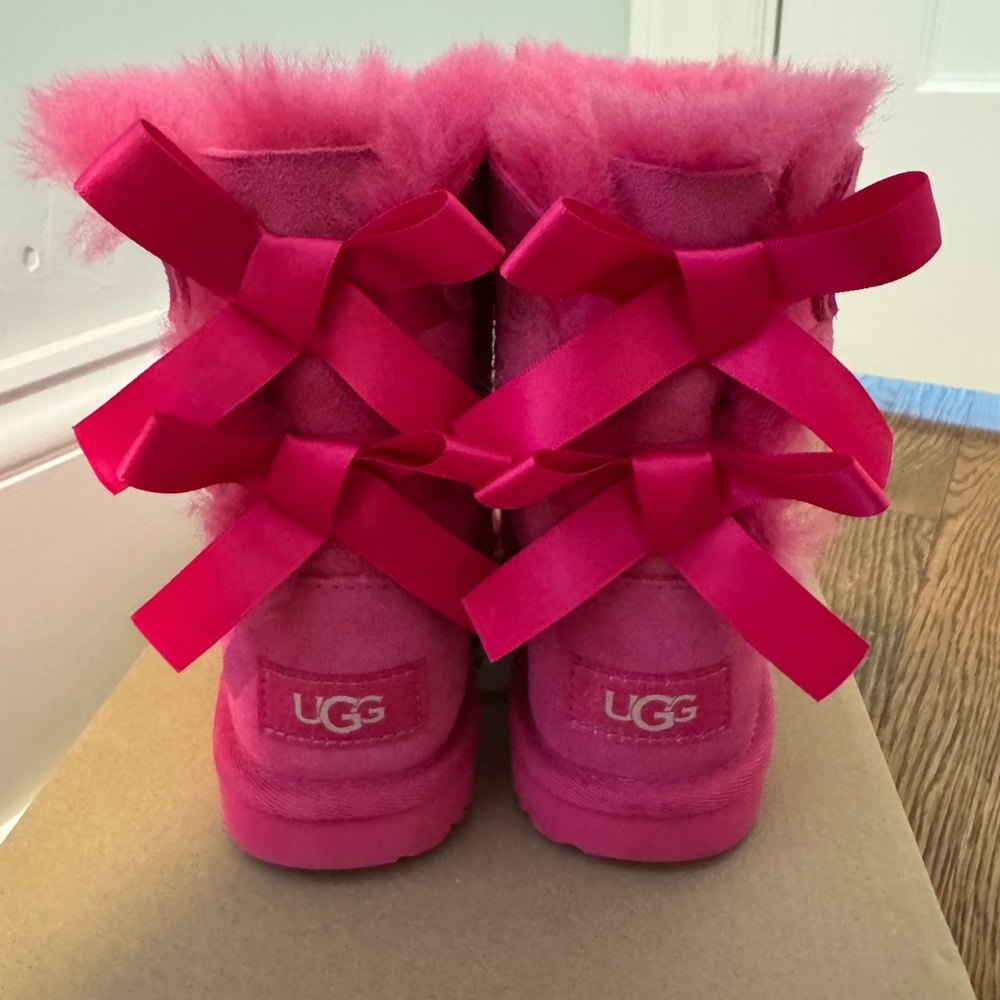 Brand new Little Kids/Toddler Uggs - Bailey Bow II in Berry. toddler Size 10.